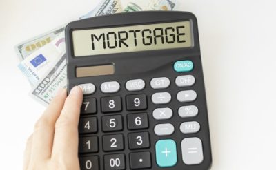 alt= "Calculator links to the difference between Adjustable rate and fixed rate mortgages."